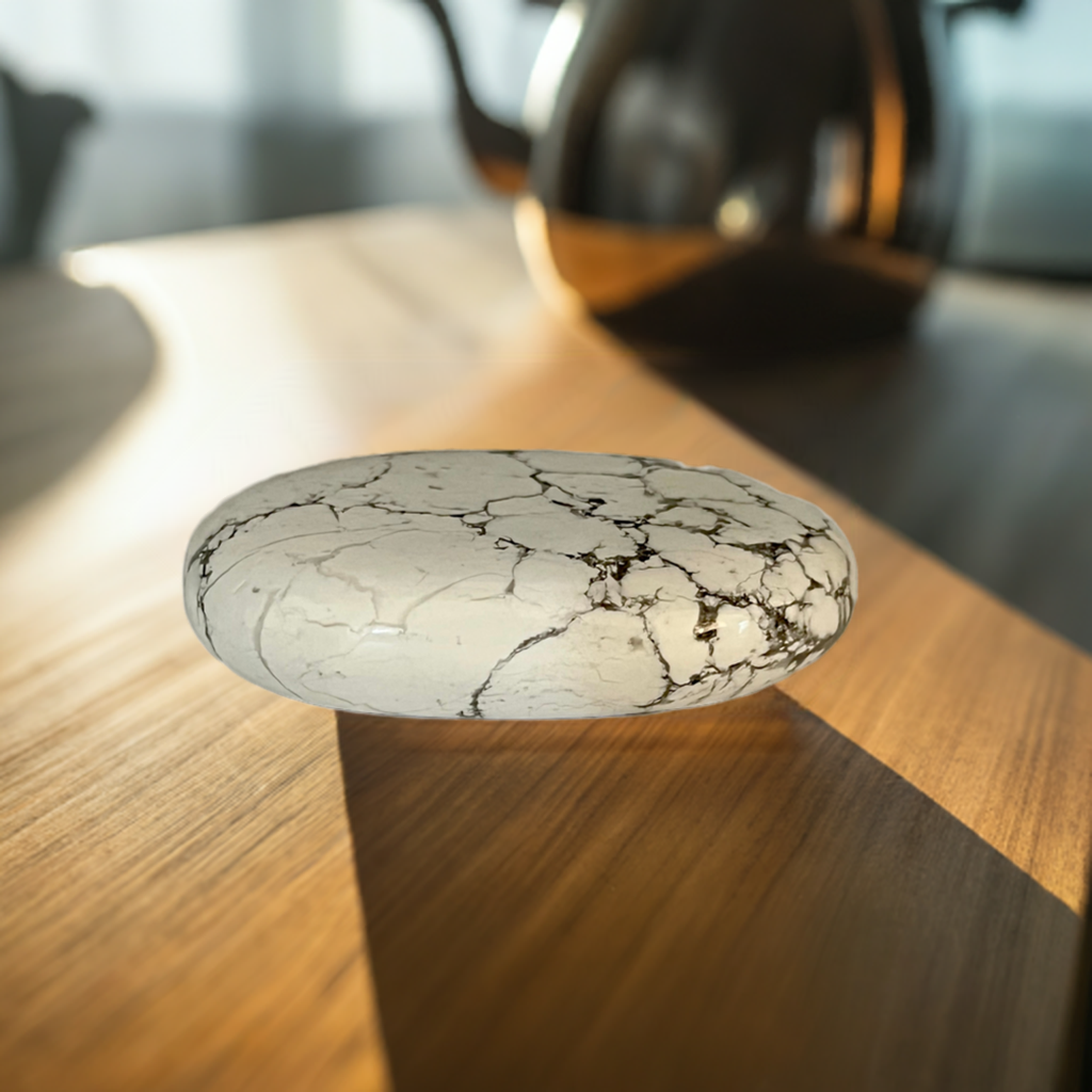 Howlite Palm Stone