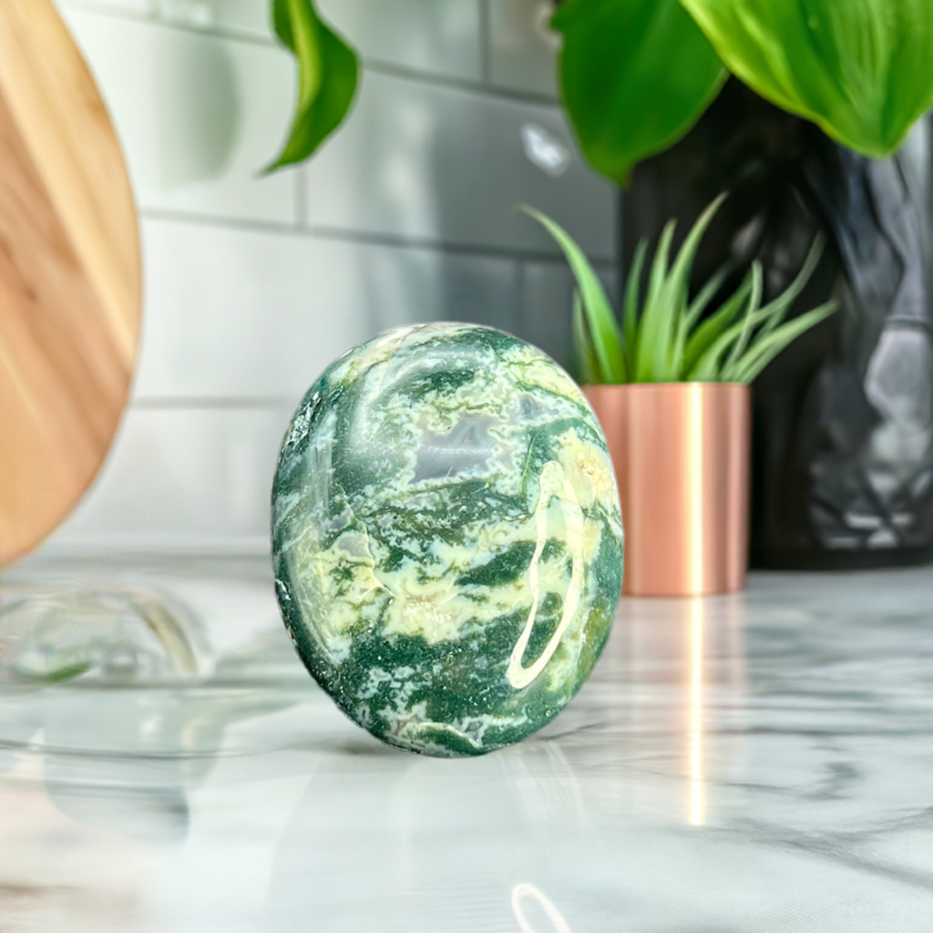 Moss Agate Palm Stone
